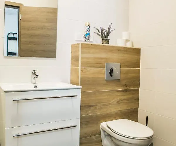 Marusius Apartmanhaz * מאקו