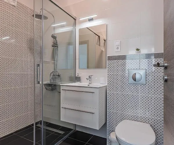 Marusius Apartmanhaz * מאקו