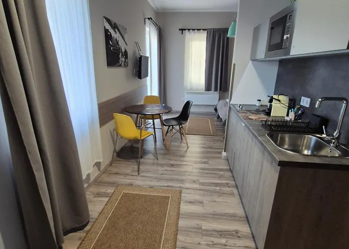Marusius Apartmanhaz דירה *